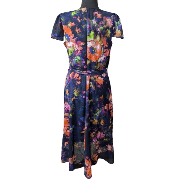 DKNY Whimsical Short Sleeve V-Neck Tie Waist Floral Chiffon Midi Dress Size 6 - Picture 4 of 16